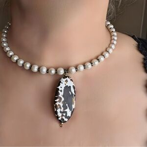 White Pearl Choker with Snakeskin Agate Pendant – Handmade, Size S/M